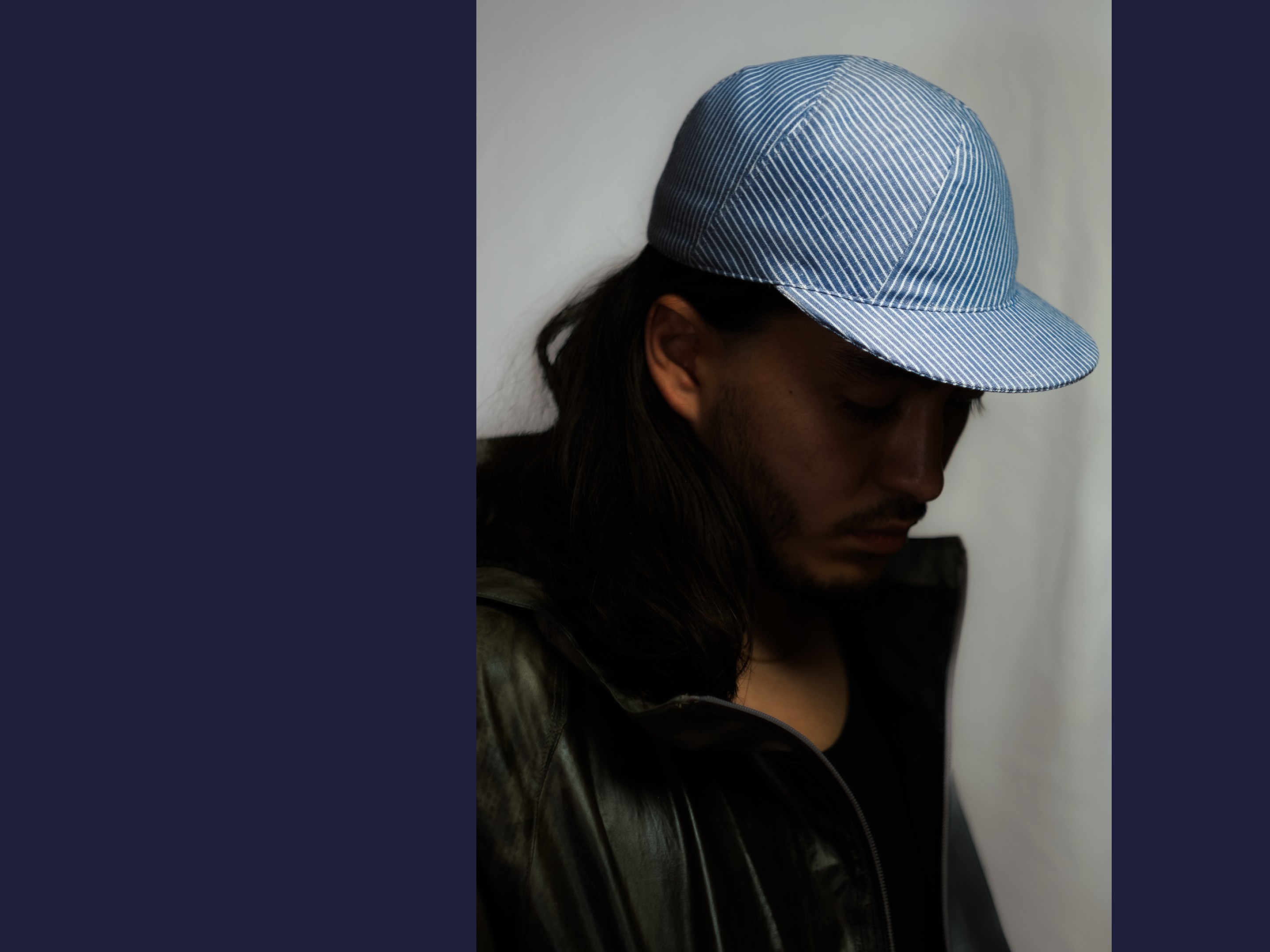N°106_Blue and white stripeweave cap_Le Panache Paris© Kaïto is wearing a Le Panache Paris© cap made in France with blue and wihte stripeweave100% cotton.