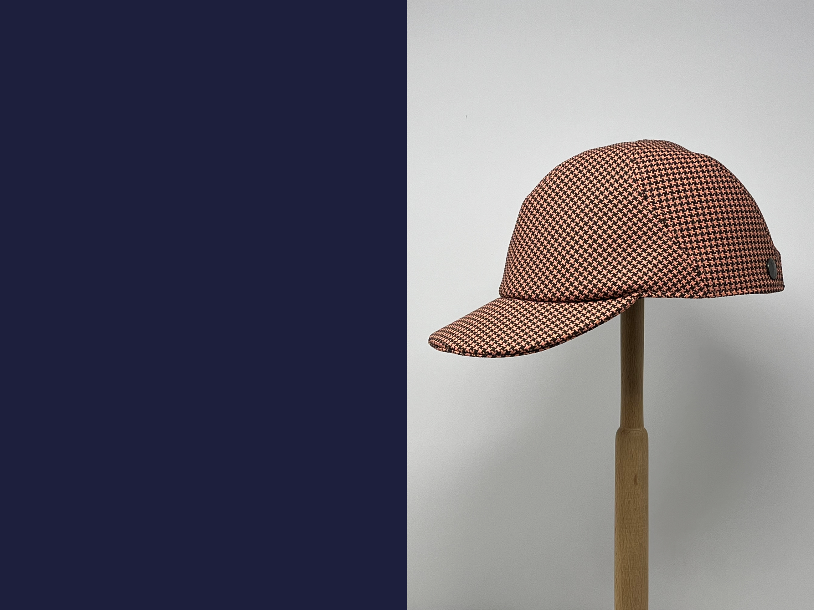 N°110_cap on hat rack_Le Panache Paris©