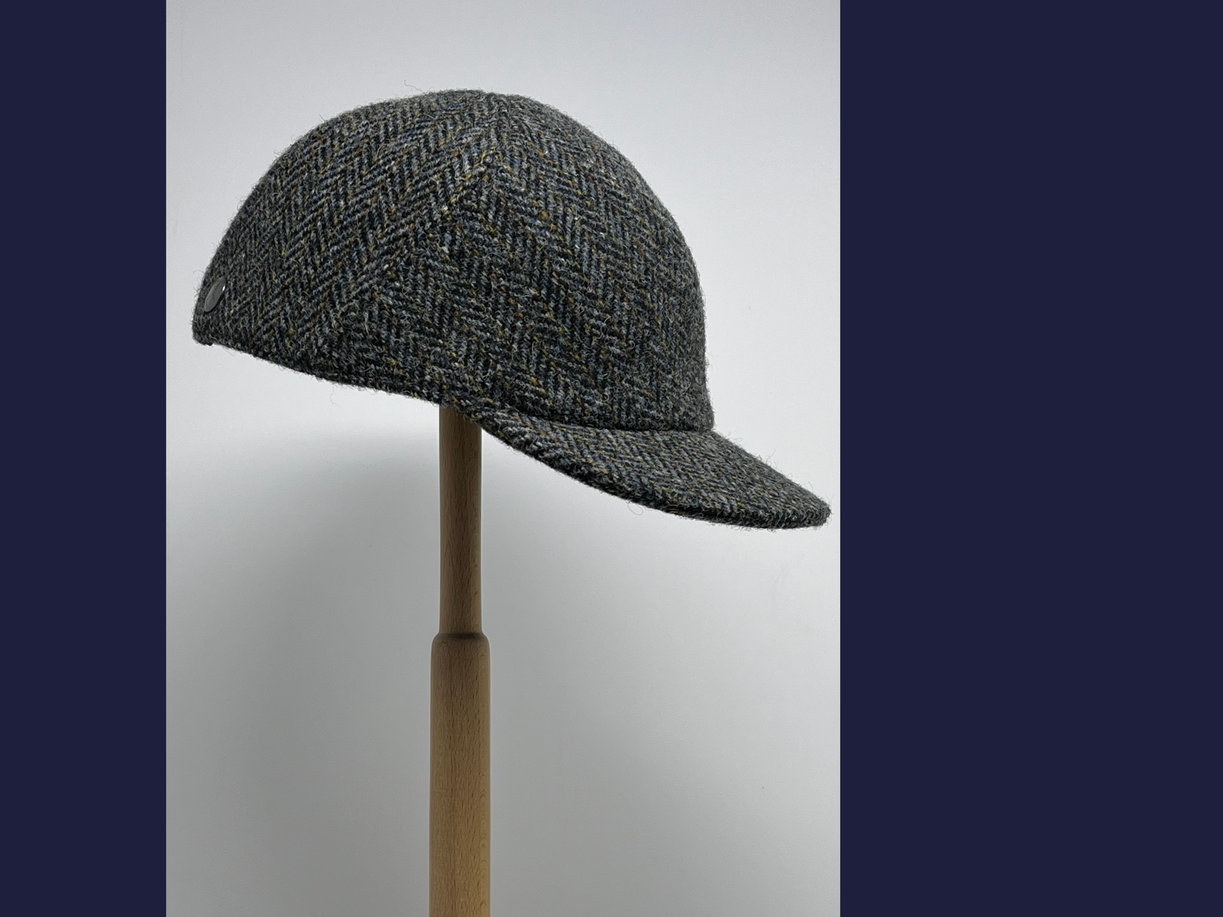 N°115_cap on hat rack_Le Panache Paris©