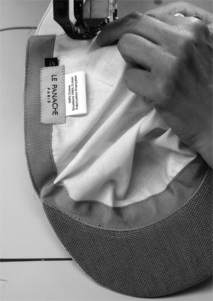 Le Panache Paris - Fabrication à la main : montage Le Panache Paris - Fabrication à la main : montage