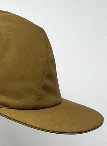 N°114_cap on hat rack_Le Panache Paris©